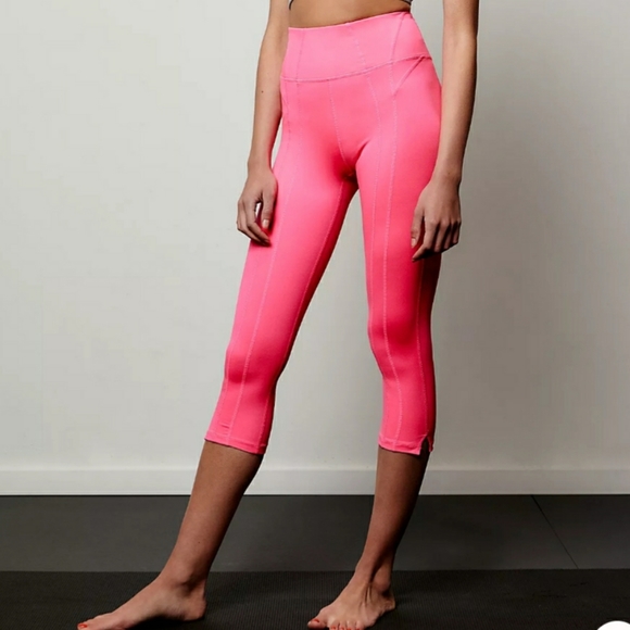 NWOT! High-Rise 3/4 Length Rise Up Leggings - Picture 3 of 8